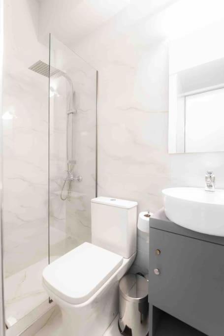Lux Seaside Apartment By Volos Hospitality Extérieur photo